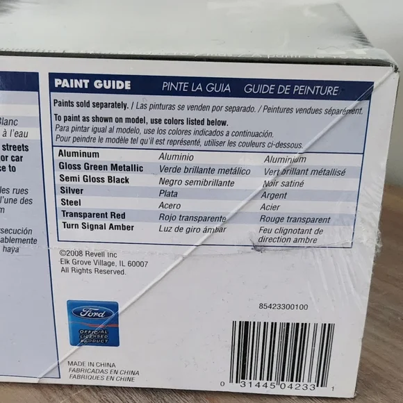 Revell Bullitt 1968 Ford Mustang GT 1:25 Scale Model Kit - Steve McQueen - Picture 6 of 15